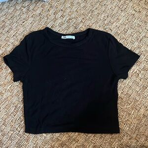 PERFECT BASIC black top! Much needed staple!!